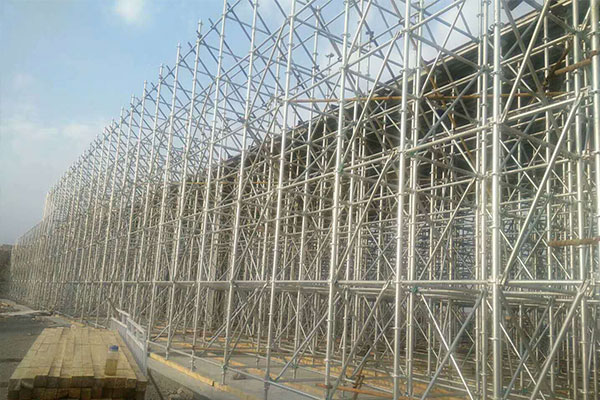 長(zhǎng)春盤(pán)扣式腳手架租賃(圖1) 長(zhǎng)春盤(pán)扣式腳手架租賃(圖1)